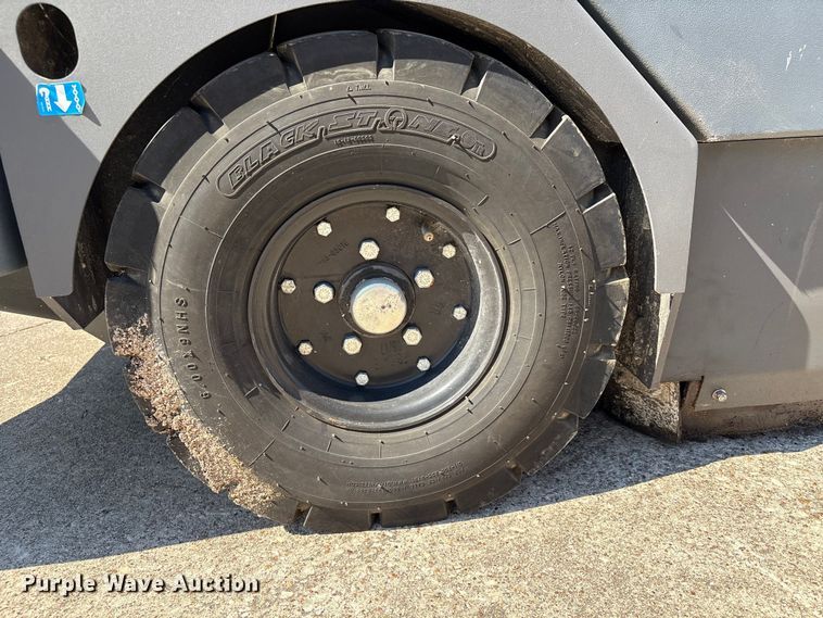 image for item EU7052 Advance SW8000 sweeper