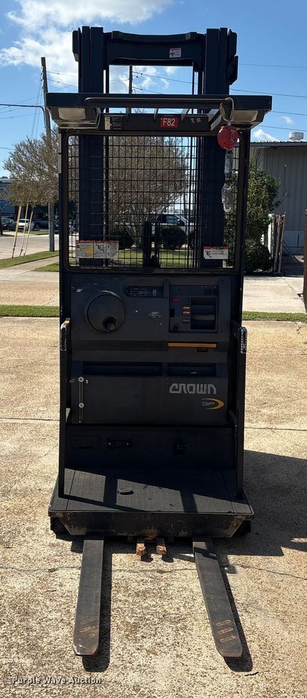 image for item EU7054 2016 Crown SP3520-30 order picker