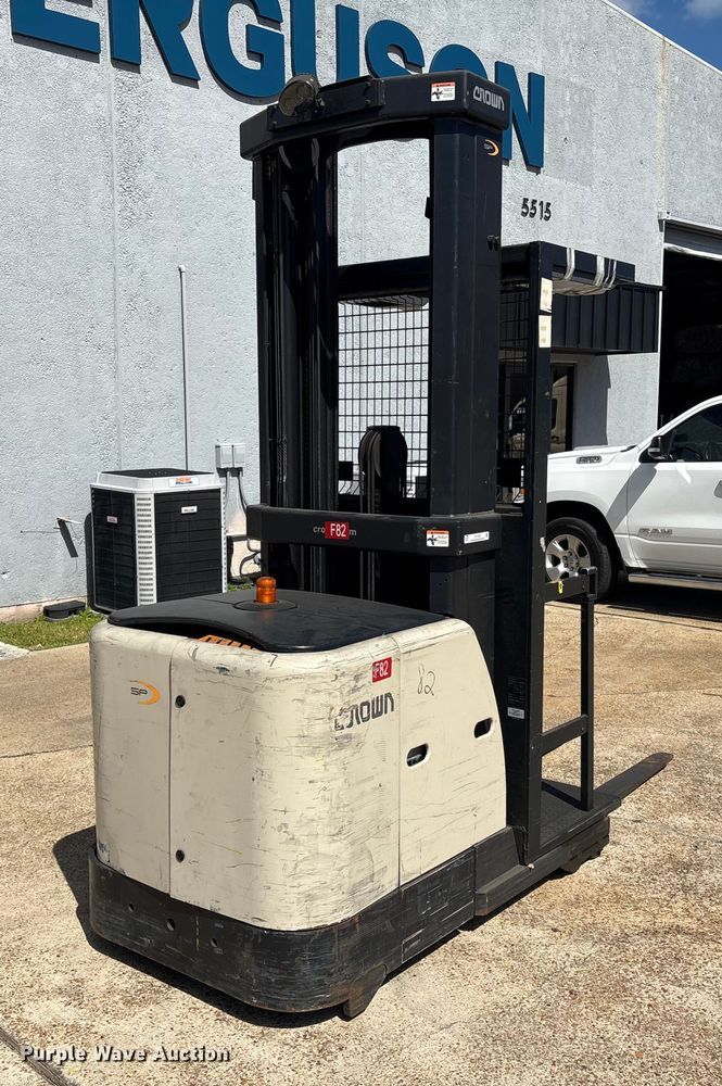 image for item EU7054 2016 Crown SP3520-30 order picker