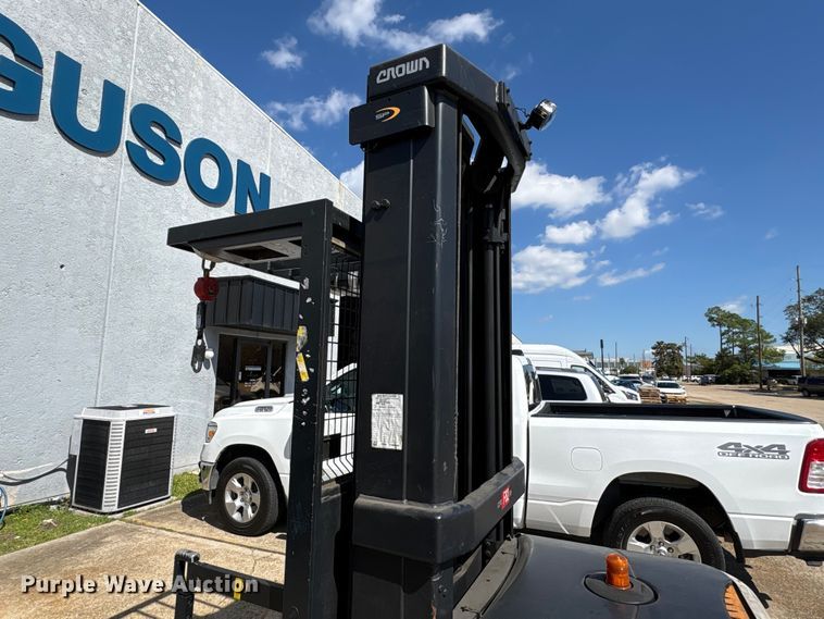 image for item EU7054 2016 Crown SP3520-30 order picker