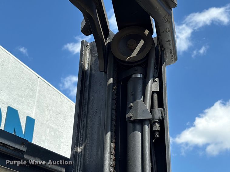 image for item EU7054 2016 Crown SP3520-30 order picker