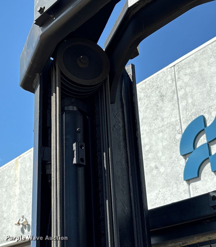 image for item EU7054 2016 Crown SP3520-30 order picker