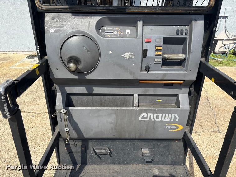 image for item EU7054 2016 Crown SP3520-30 order picker