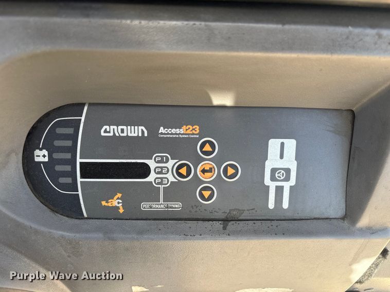 image for item EU7054 2016 Crown SP3520-30 order picker