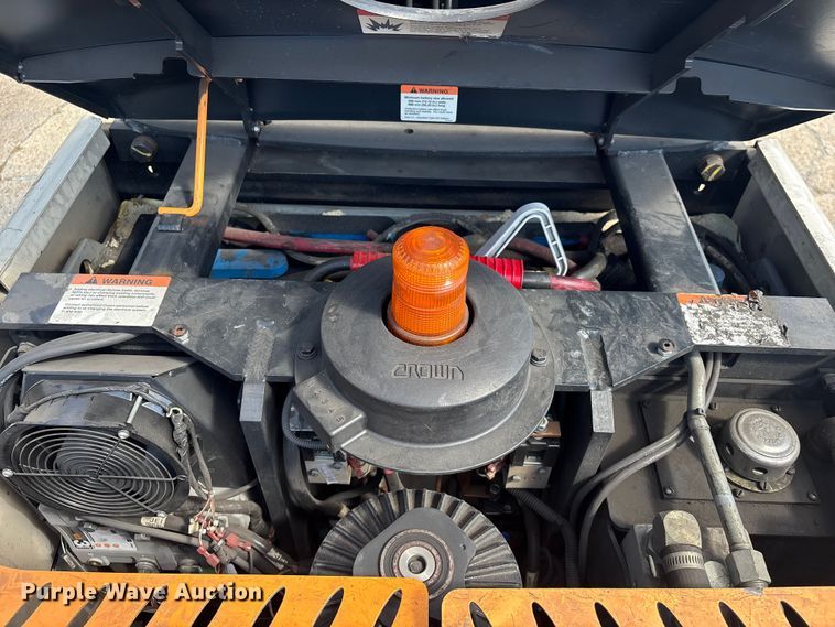 image for item EU7054 2016 Crown SP3520-30 order picker