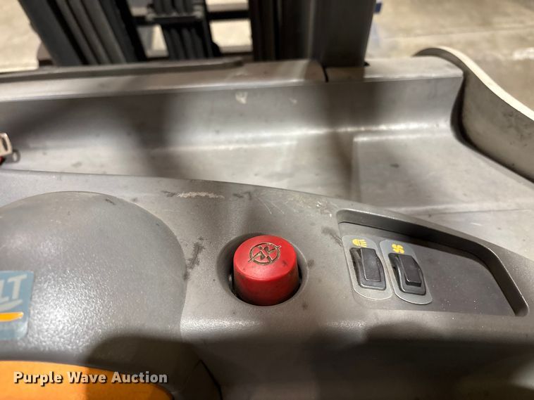 image for item EU8522 2016 Crown RC5545-40 forklift