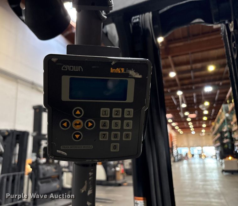 image for item EU8522 2016 Crown RC5545-40 forklift