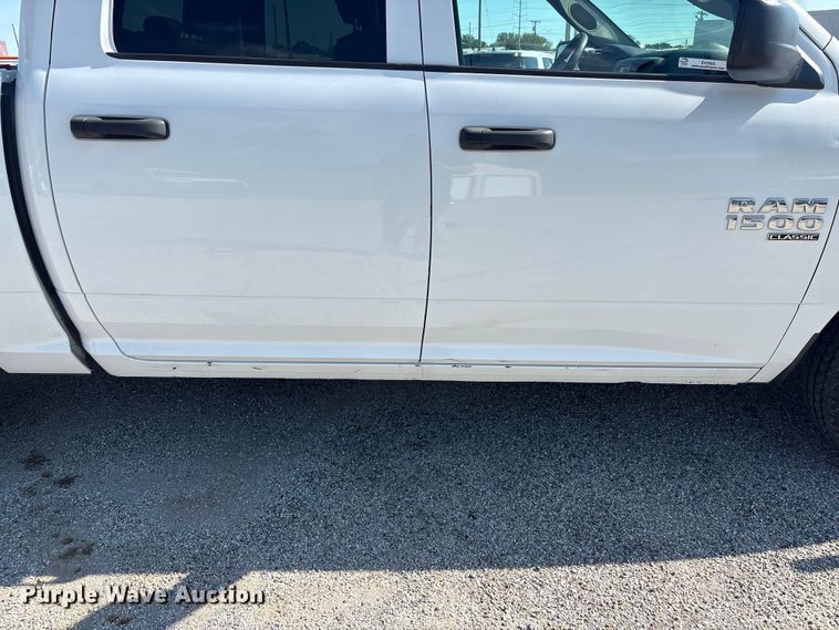 image for item EV2503 2019 RAM 1500 Crew Cab pickup truck