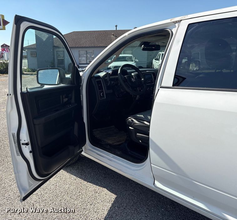 image for item EV2503 2019 RAM 1500 Crew Cab pickup truck