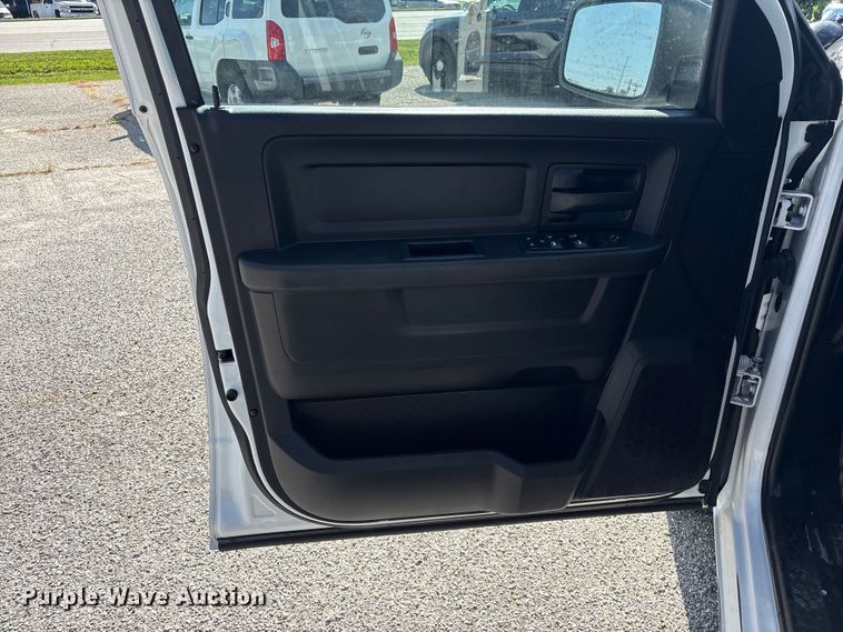 image for item EV2503 2019 RAM 1500 Crew Cab pickup truck