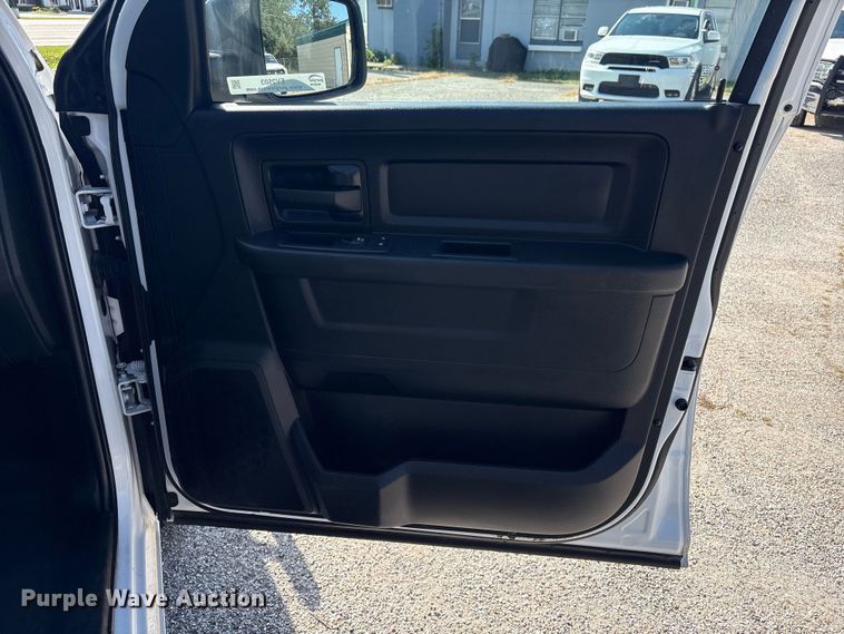 image for item EV2503 2019 RAM 1500 Crew Cab pickup truck