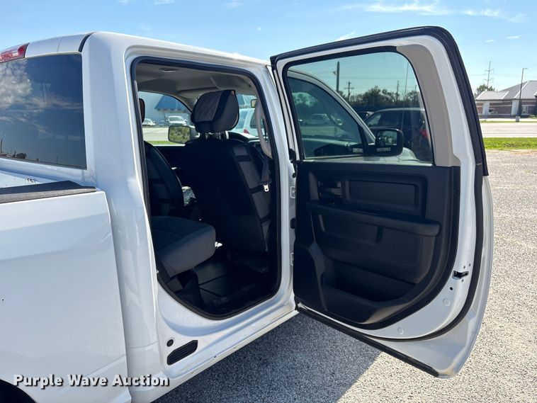 image for item EV2503 2019 RAM 1500 Crew Cab pickup truck