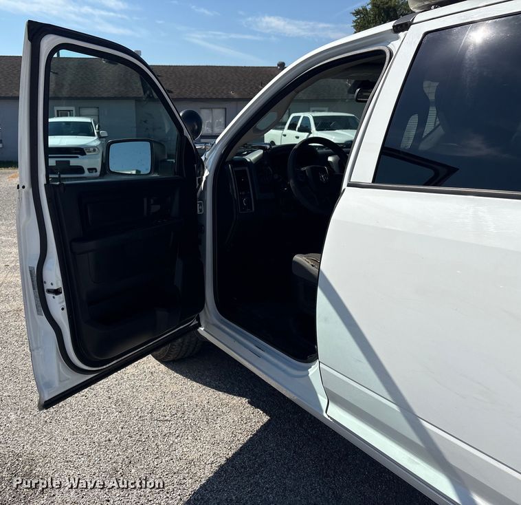 image for item EV2504 2019 RAM 1500 Crew Cab pickup truck