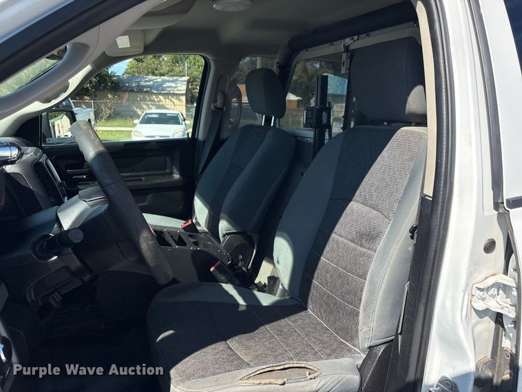 image for item EV2504 2019 RAM 1500 Crew Cab pickup truck