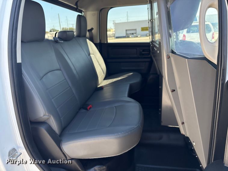 image for item EV2504 2019 RAM 1500 Crew Cab pickup truck