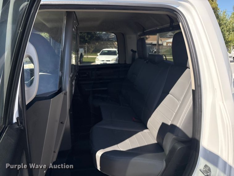 image for item EV2504 2019 RAM 1500 Crew Cab pickup truck