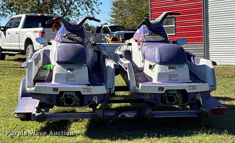 image for item EV2507 1994 Yamaha  Wave Runner III personal watercraft