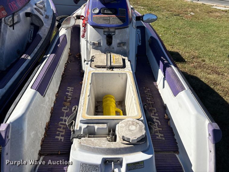 image for item EV2507 1994 Yamaha  Wave Runner III personal watercraft