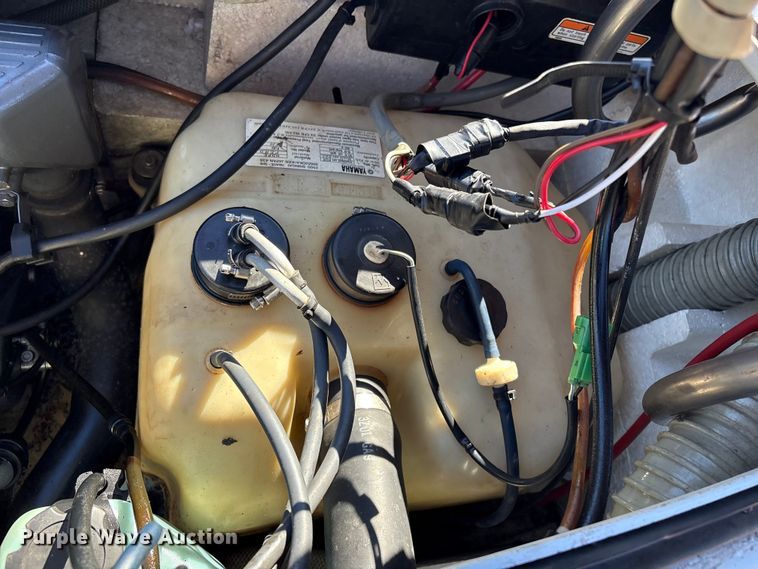 image for item EV2507 1994 Yamaha  Wave Runner III personal watercraft