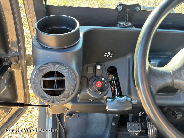 image for item EV3189 2016 Kubota RTV-X1100C utility vehicle