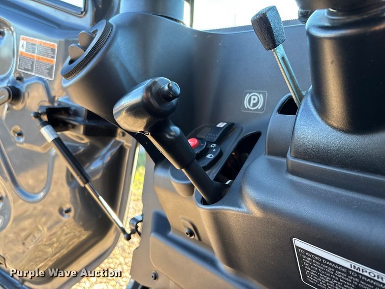 image for item EV3189 2016 Kubota RTV-X1100C utility vehicle