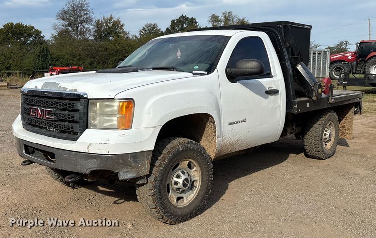 image for item EV3194 2013 GMC Sierra 2500HD bale bed pickup truck