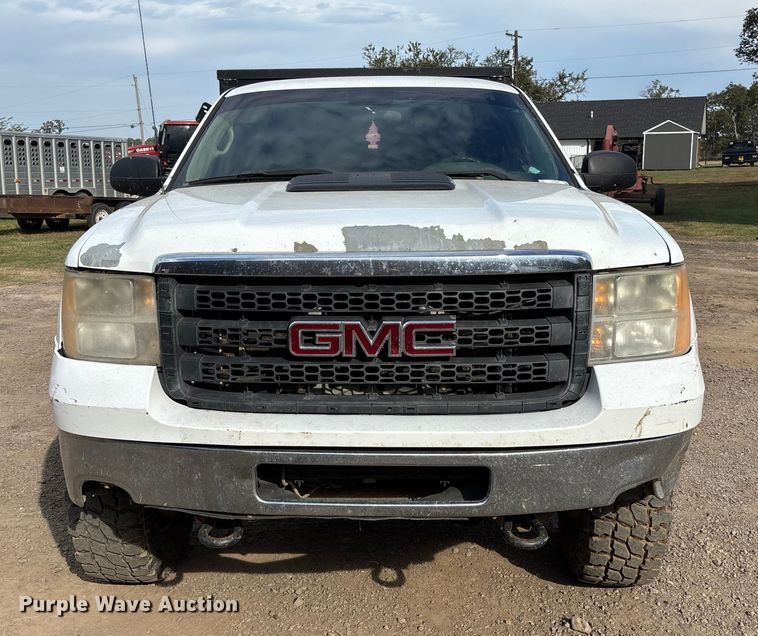 image for item EV3194 2013 GMC Sierra 2500HD bale bed pickup truck