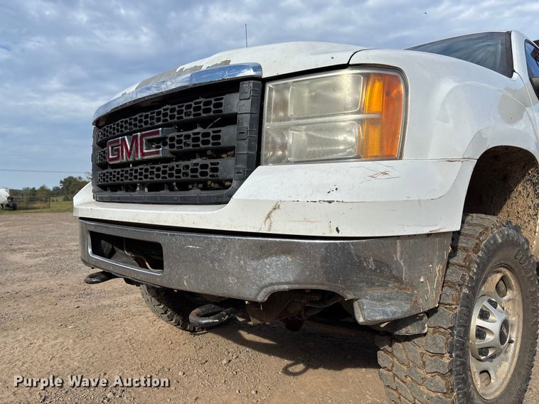 image for item EV3194 2013 GMC Sierra 2500HD bale bed pickup truck