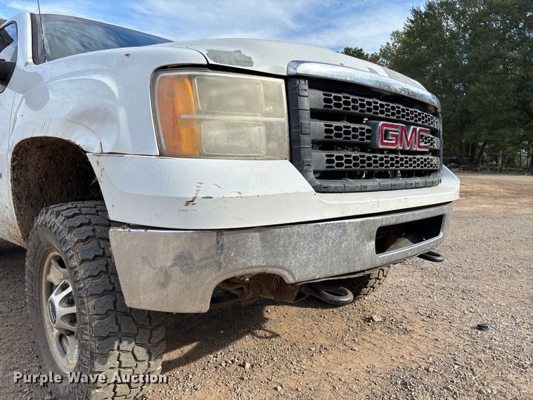 image for item EV3194 2013 GMC Sierra 2500HD bale bed pickup truck