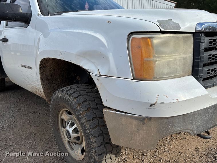 image for item EV3194 2013 GMC Sierra 2500HD bale bed pickup truck