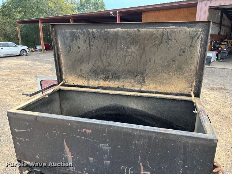 image for item EV3194 2013 GMC Sierra 2500HD bale bed pickup truck