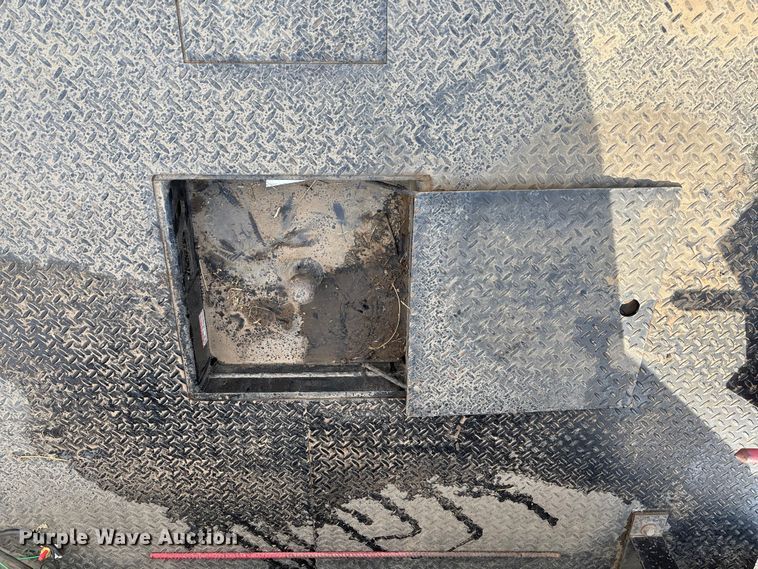 image for item EV3194 2013 GMC Sierra 2500HD bale bed pickup truck