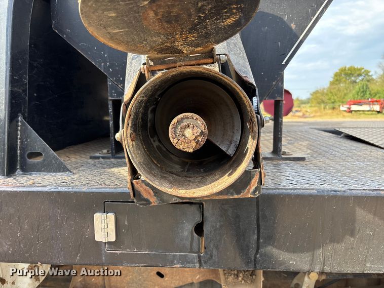 image for item EV3194 2013 GMC Sierra 2500HD bale bed pickup truck