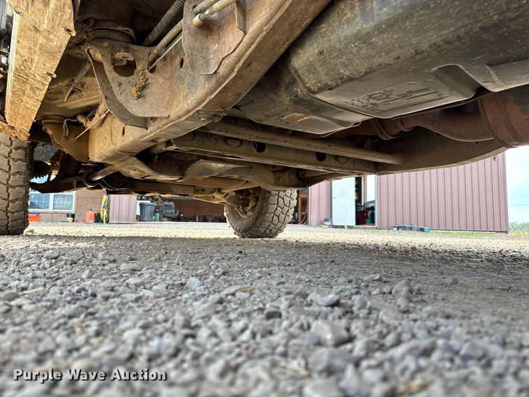 image for item EV3194 2013 GMC Sierra 2500HD bale bed pickup truck