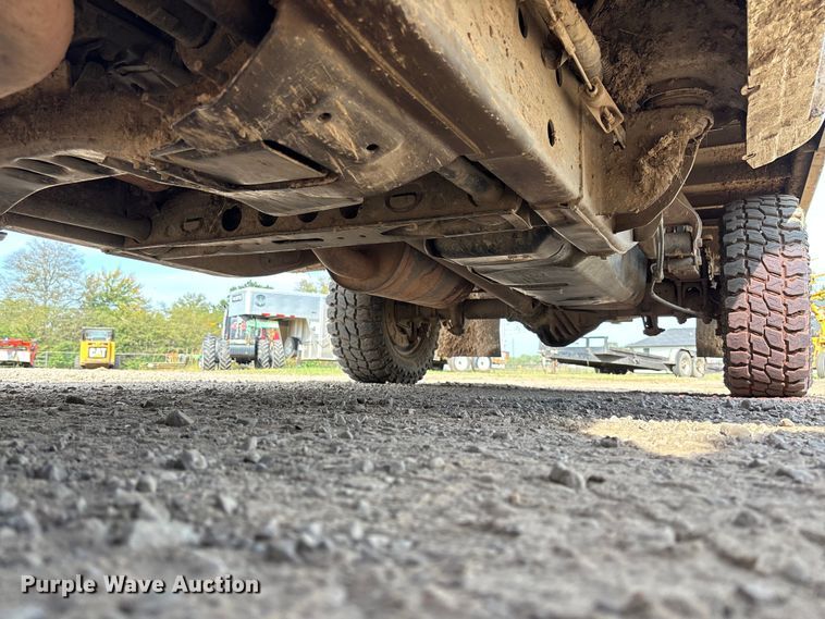 image for item EV3194 2013 GMC Sierra 2500HD bale bed pickup truck