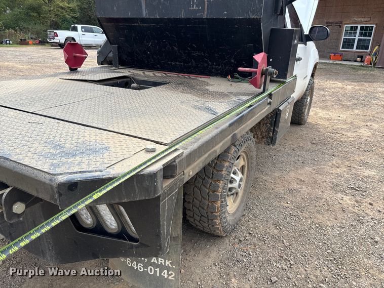 image for item EV3194 2013 GMC Sierra 2500HD bale bed pickup truck