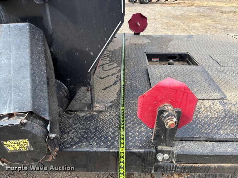 image for item EV3194 2013 GMC Sierra 2500HD bale bed pickup truck