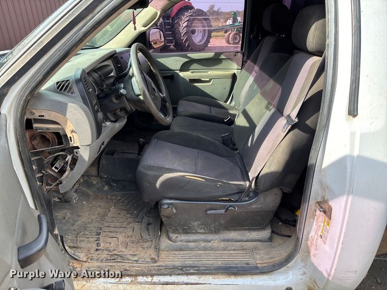 image for item EV3194 2013 GMC Sierra 2500HD bale bed pickup truck