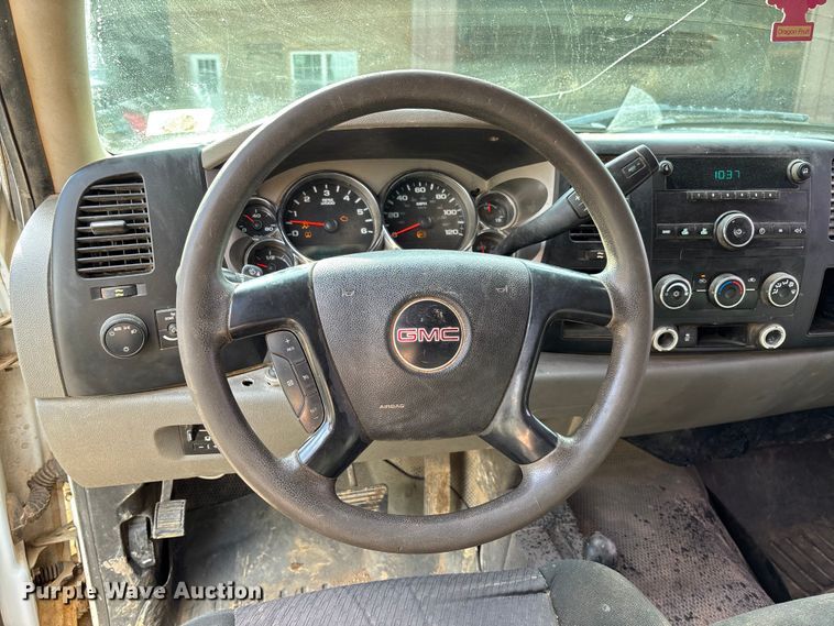 image for item EV3194 2013 GMC Sierra 2500HD bale bed pickup truck