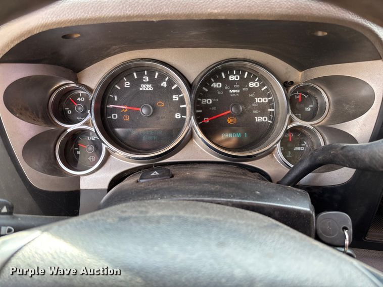 image for item EV3194 2013 GMC Sierra 2500HD bale bed pickup truck