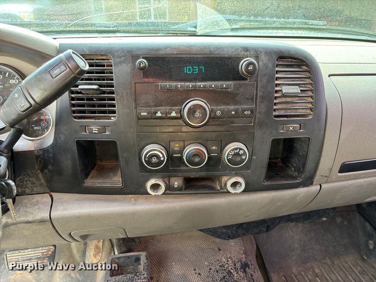 image for item EV3194 2013 GMC Sierra 2500HD bale bed pickup truck