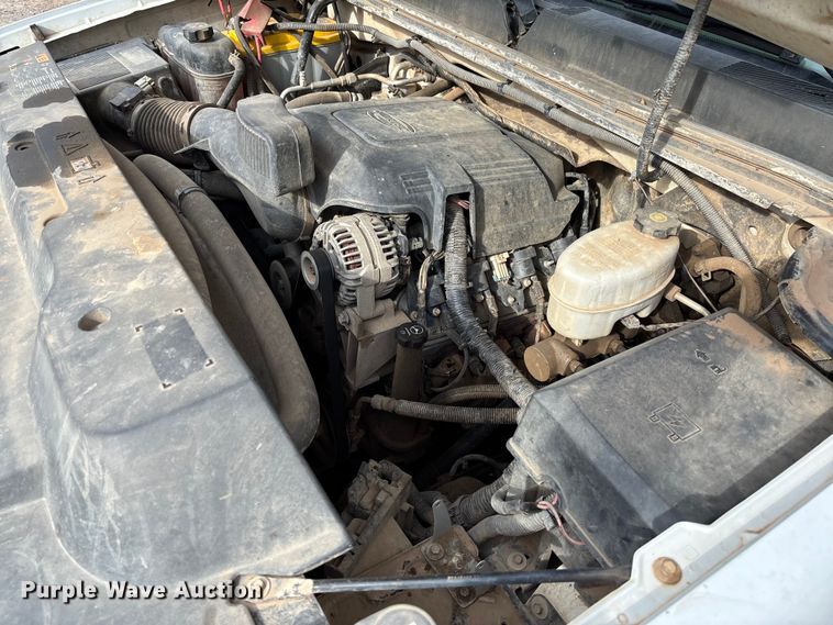 image for item EV3194 2013 GMC Sierra 2500HD bale bed pickup truck