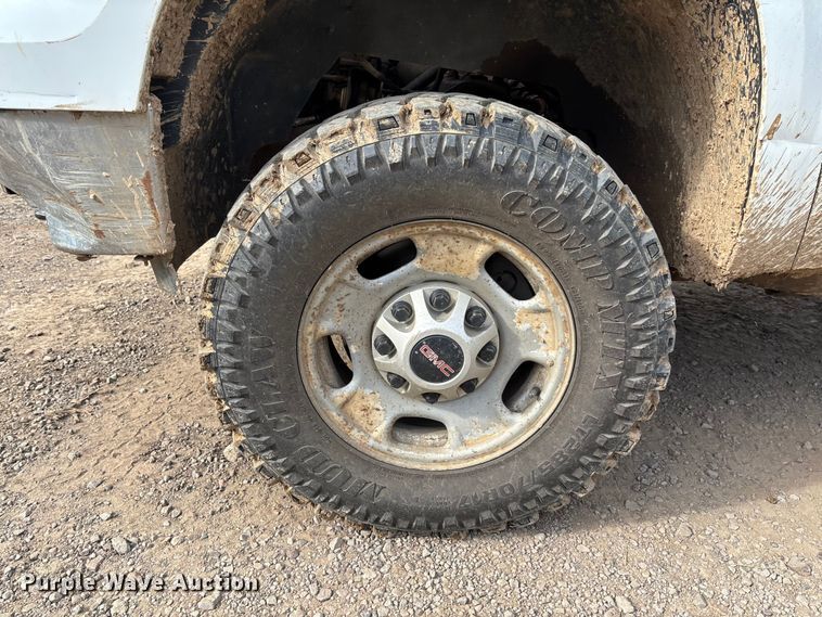 image for item EV3194 2013 GMC Sierra 2500HD bale bed pickup truck