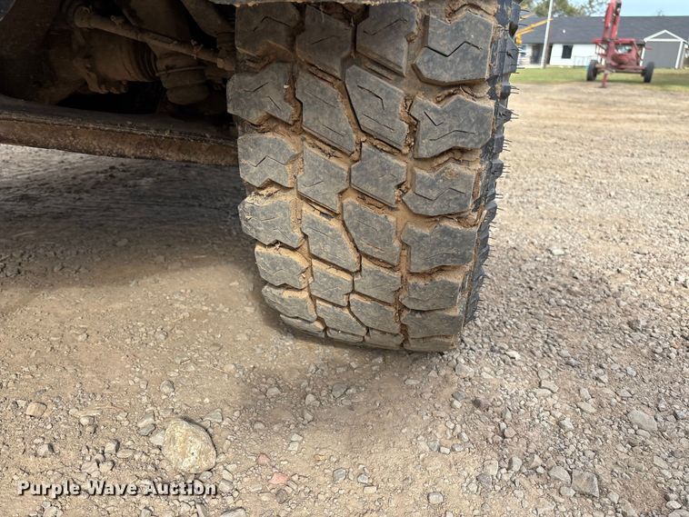 image for item EV3194 2013 GMC Sierra 2500HD bale bed pickup truck