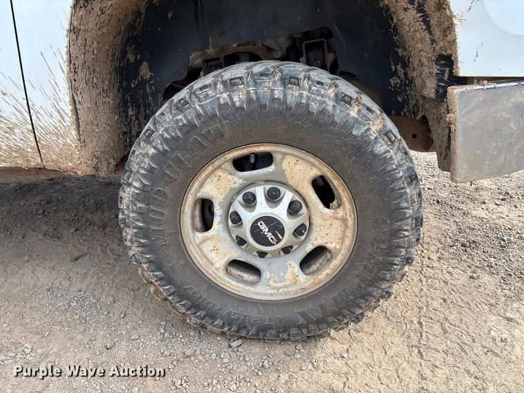 image for item EV3194 2013 GMC Sierra 2500HD bale bed pickup truck