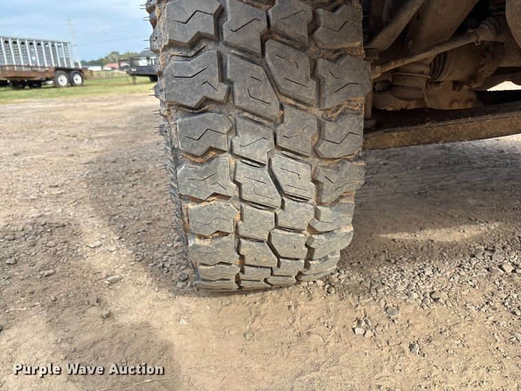 image for item EV3194 2013 GMC Sierra 2500HD bale bed pickup truck