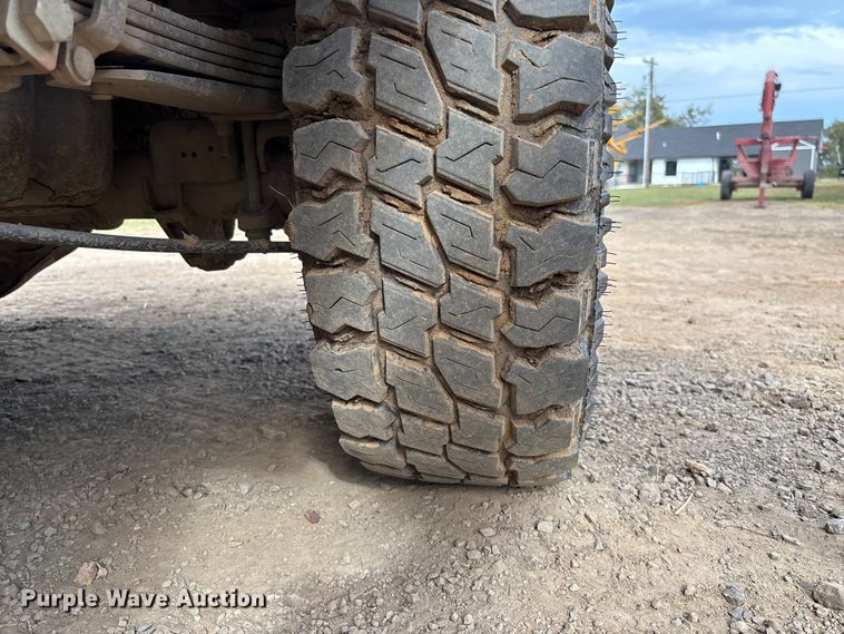 image for item EV3194 2013 GMC Sierra 2500HD bale bed pickup truck