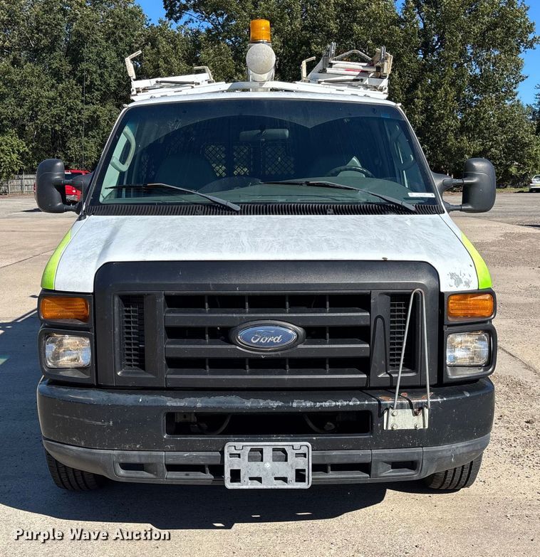 image for item EV3198 2008 Ford E250 van