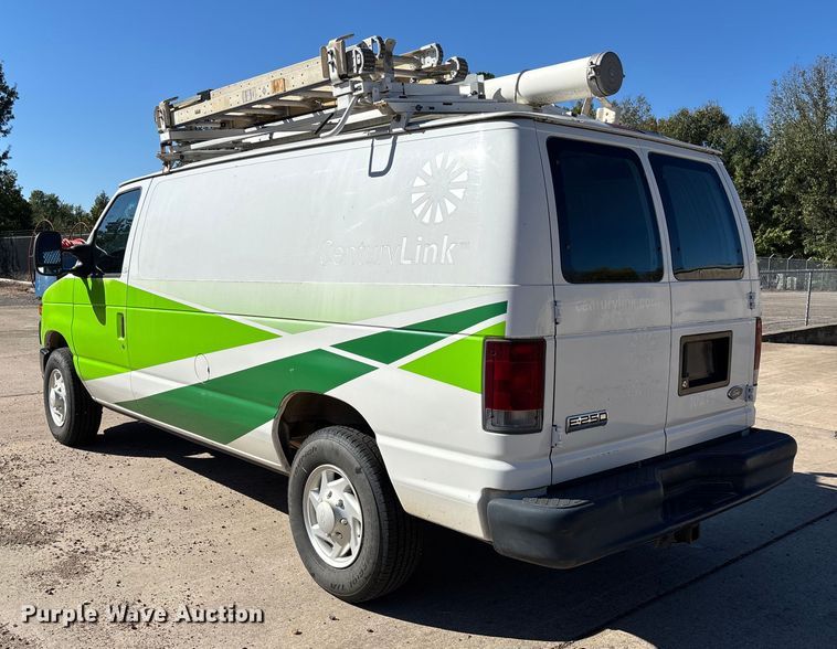 image for item EV3198 2008 Ford E250 van