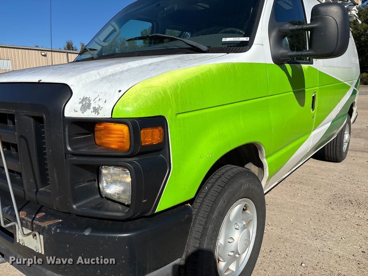 image for item EV3198 2008 Ford E250 van